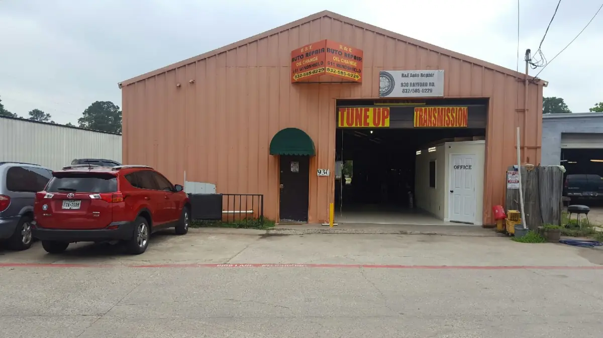 R&E Auto Repair at 930 Rayford Road, Spring, TX